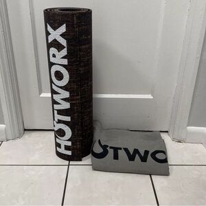 Hot worx yoga mat and towel used twice